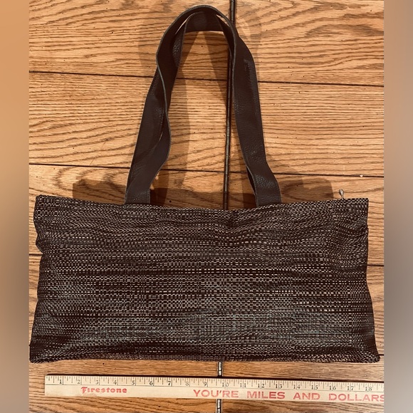 LIKE NEW Chilewich Woven Rectangular Tote,color black/copper - Picture 2 of 9